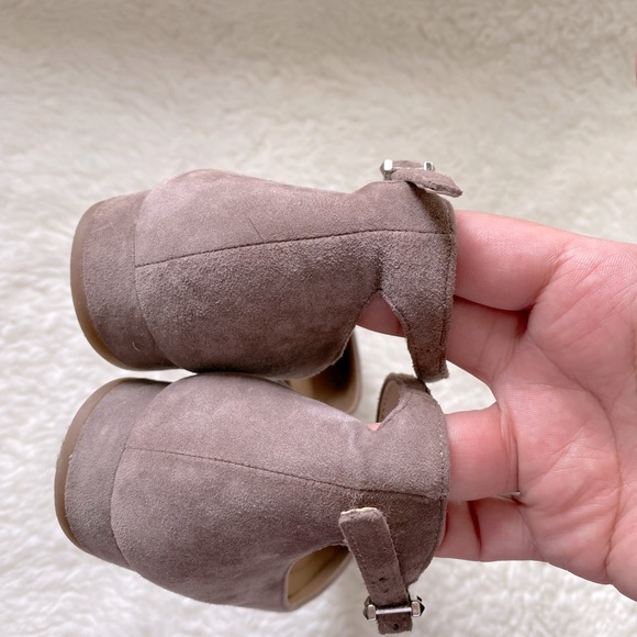 Franco Sarto Pointed shoew. I barely use it as my feet grew wider - Picture 5 of 7